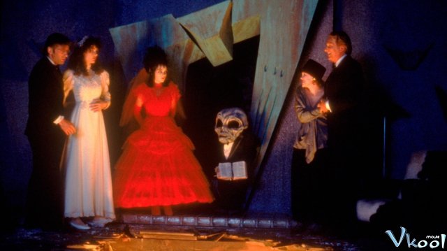 Xem Phim Ngôi Nhà Ma Ám - Beetlejuice - Vkool.TV - Ảnh 3